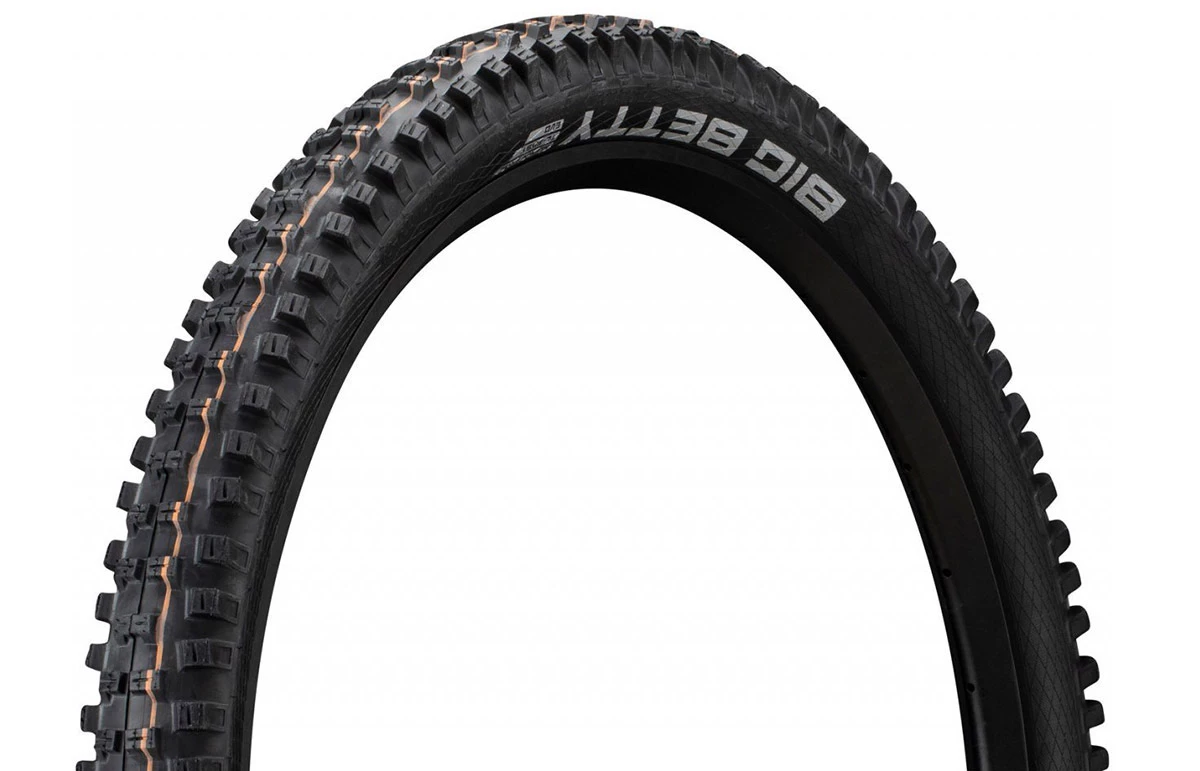 SCHWALBE BIG BETTY 29 X 2.4 SUPER TRAIL ADDIX SOFT 3 SCHWALBE BIG BETTY 29 X 2.4 SUPER TRAIL ADDIX SOFT
