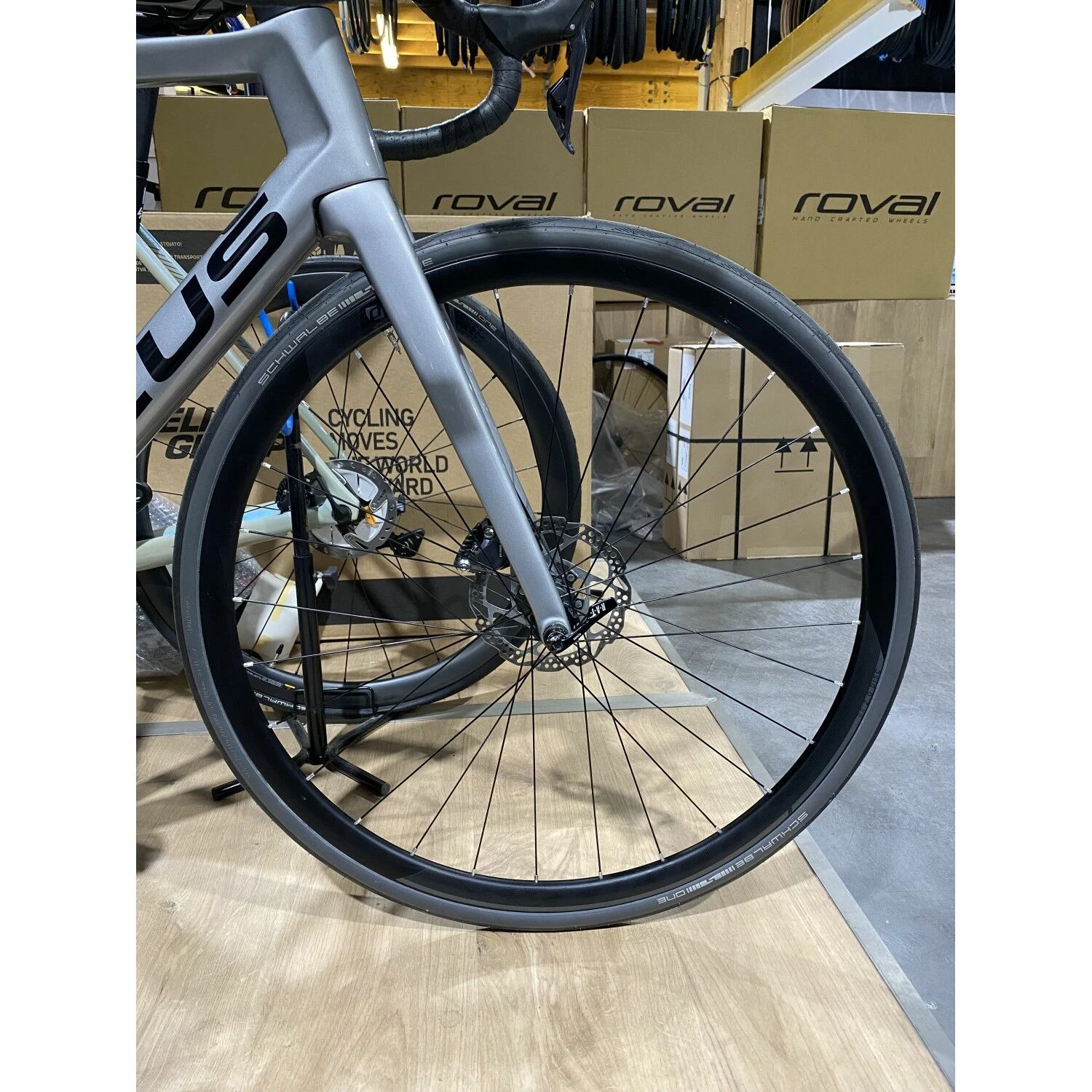 Vélo De Course Focus - 56 - 28" 6 Vélo De Course Focus - 56 - 28" – Image 4